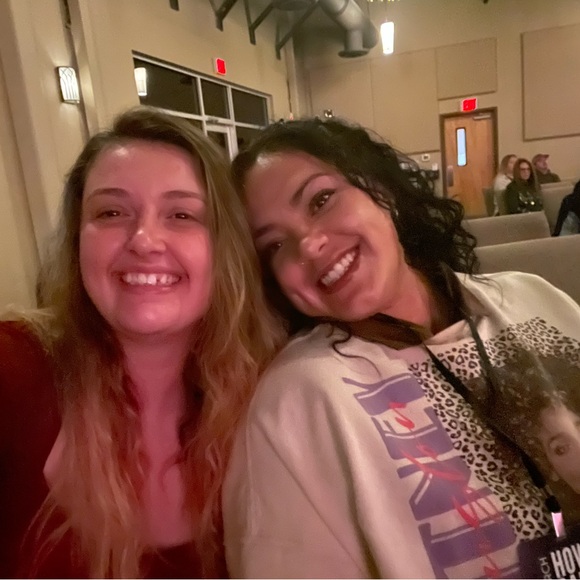 Meet your Posher, Michaela SEND ME AN OFFER 🤩🤩💜💜 - Picture 3 of 14